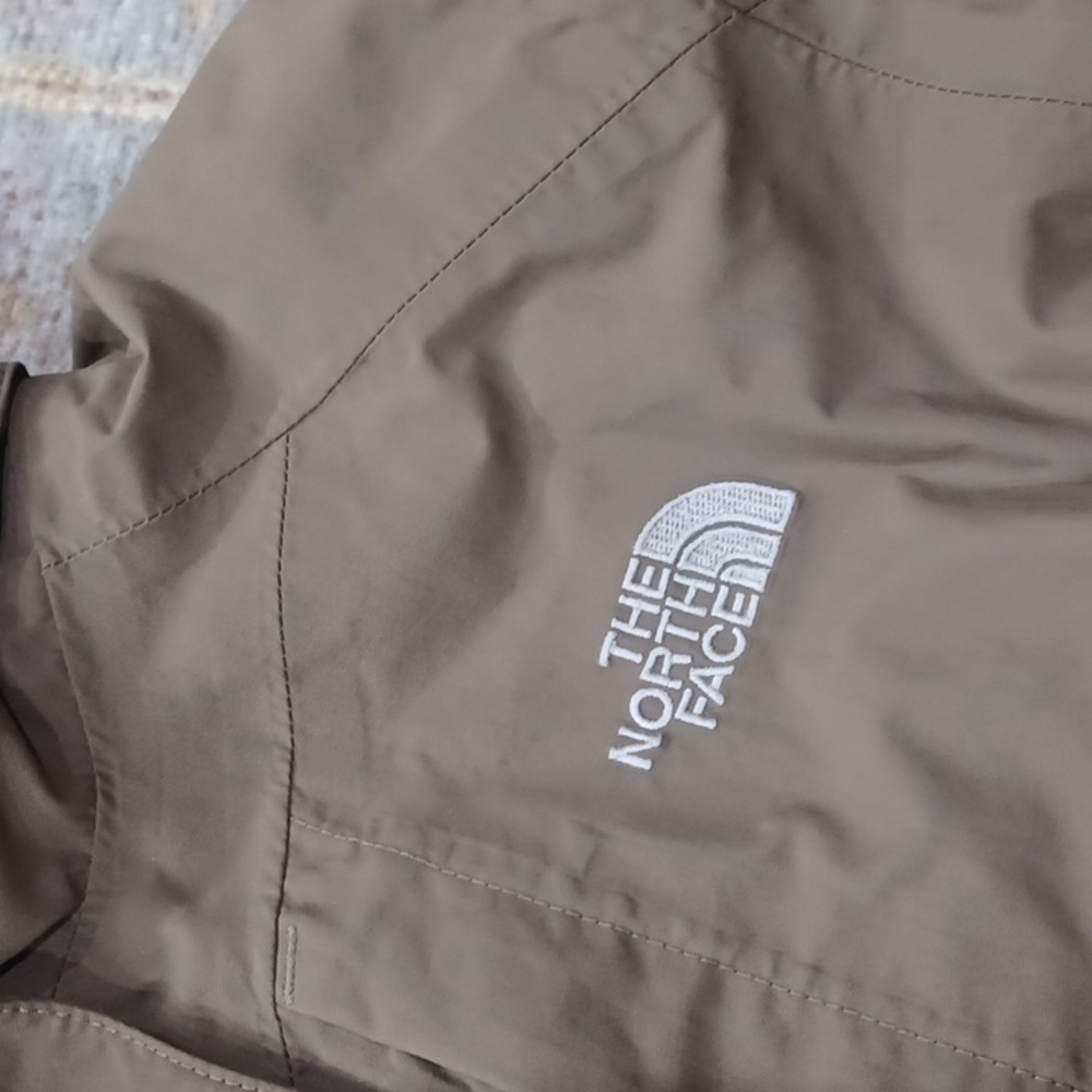 The North Face Hyvent Jacket - Picture 2 of 10